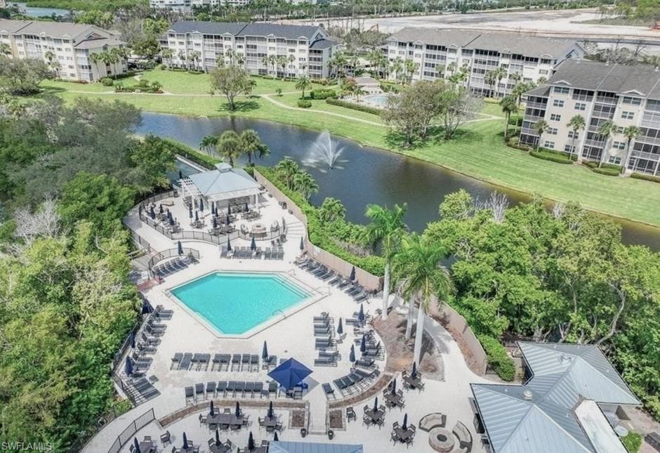 817 Carrick Bend CIR # 101, NAPLES FL 34110-1