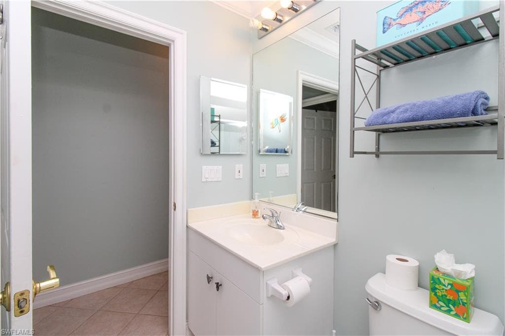 817 Carrick Bend CIR # 101, NAPLES FL 34110-12