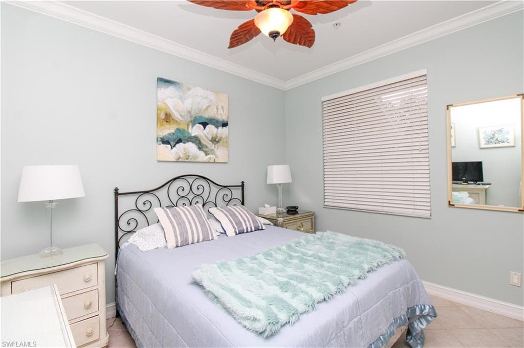 817 Carrick Bend CIR # 101, NAPLES FL 34110-16