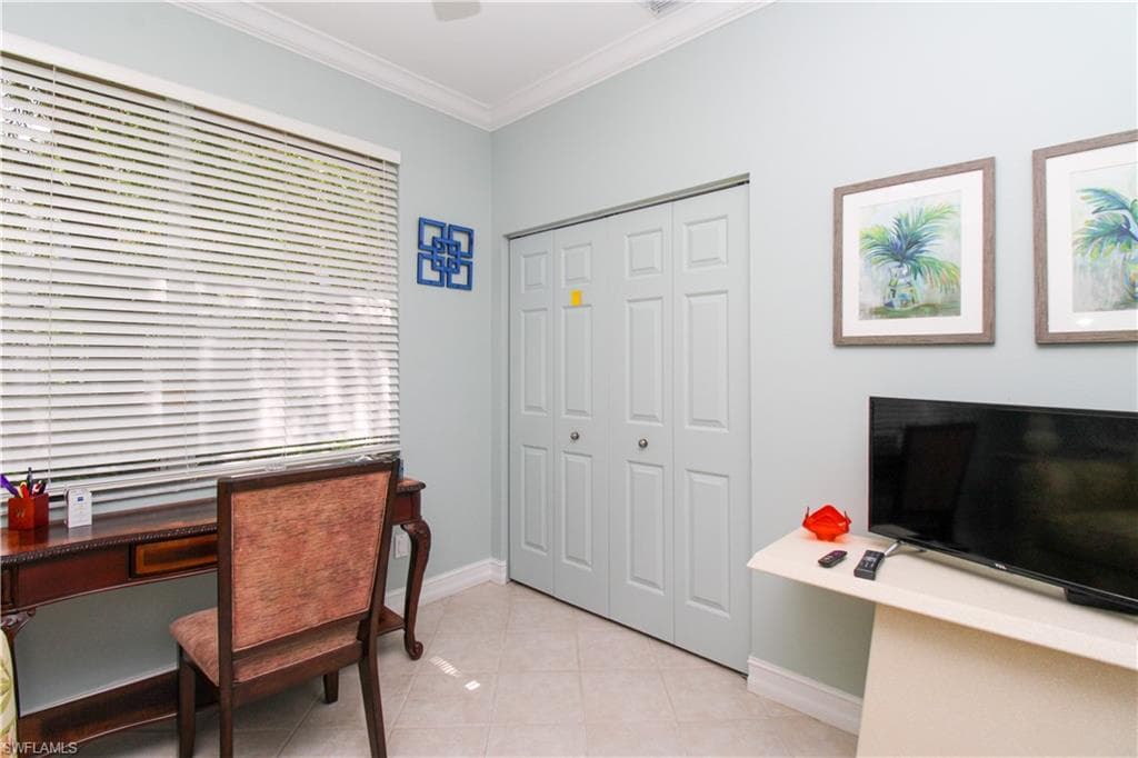 817 Carrick Bend CIR # 101, NAPLES FL 34110-27