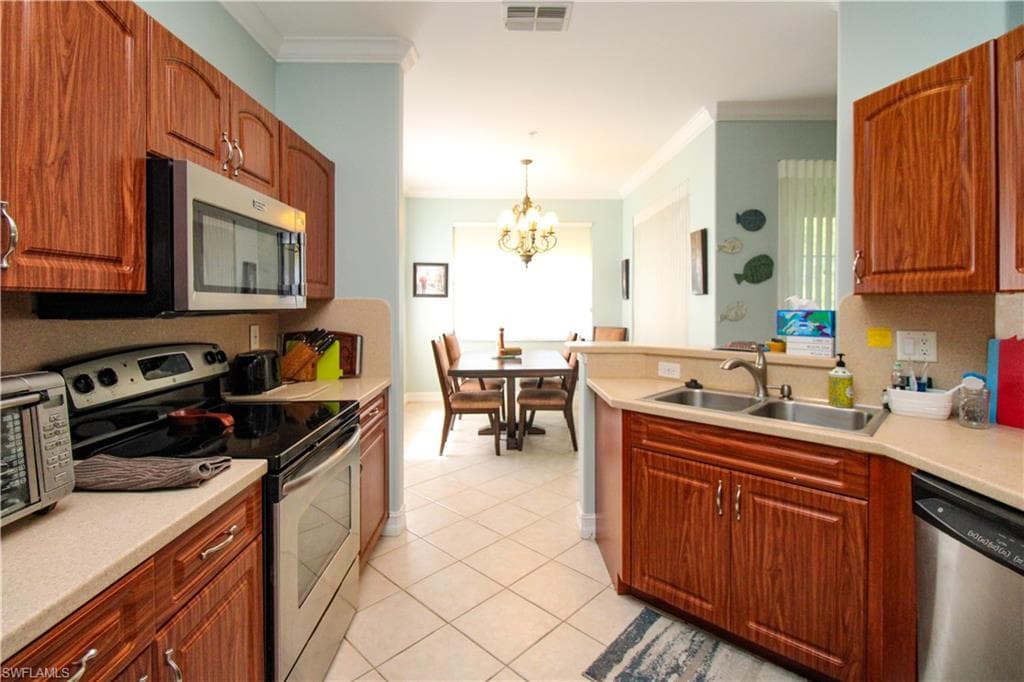 817 Carrick Bend CIR # 101, NAPLES FL 34110-33