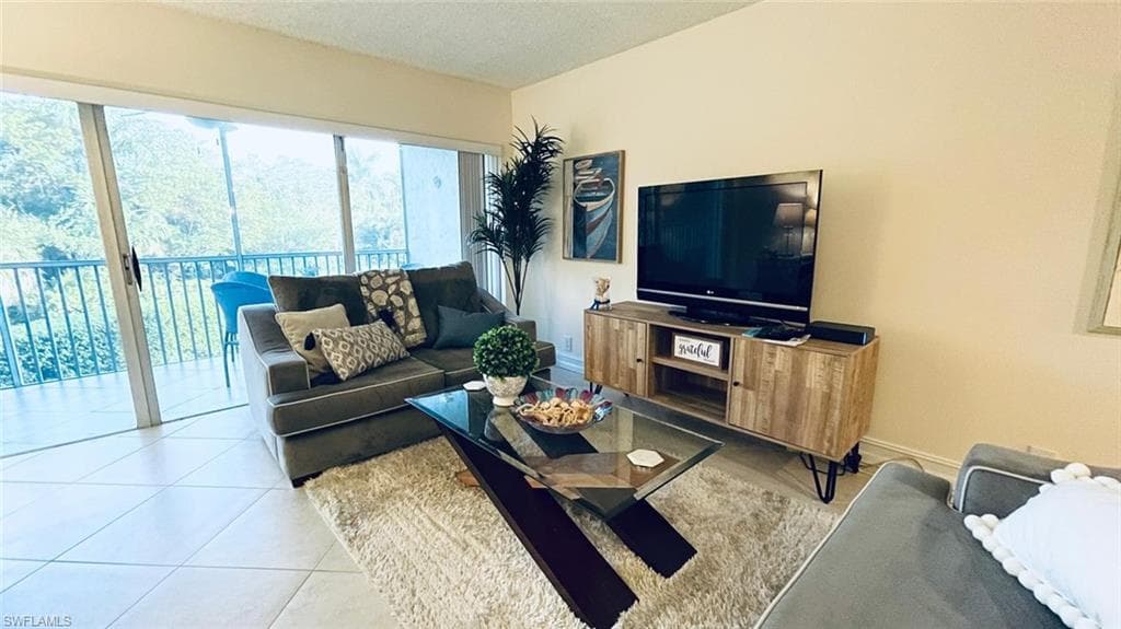 1 Bluebill AVE # 210, NAPLES FL 34108-10
