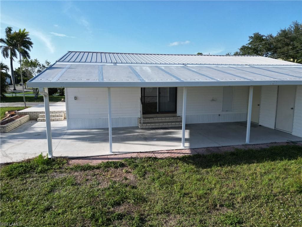 16091 Siesta DR, FORT MYERS FL 33908-3