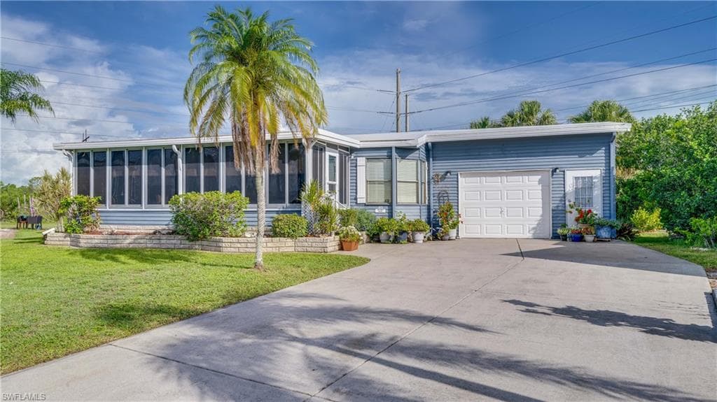 419 Horizon DR, NORTH FORT MYERS FL 33903-1