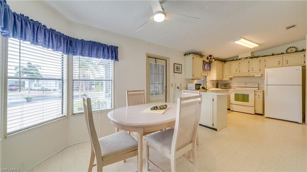 419 Horizon DR, NORTH FORT MYERS FL 33903-5