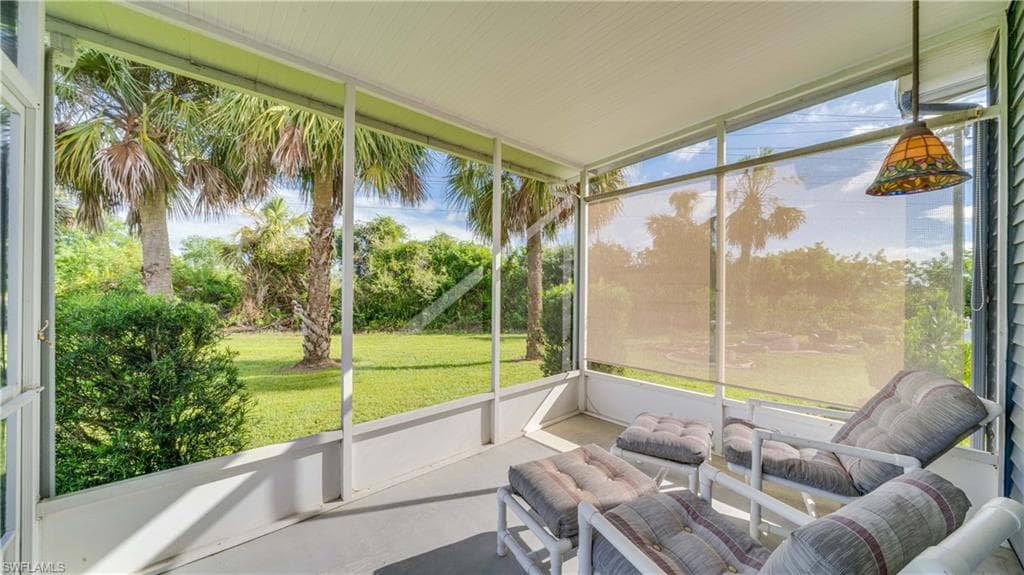 419 Horizon DR, NORTH FORT MYERS FL 33903-23