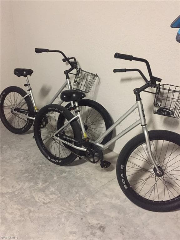 13379 Silktail DR, NAPLES FL 34109-22