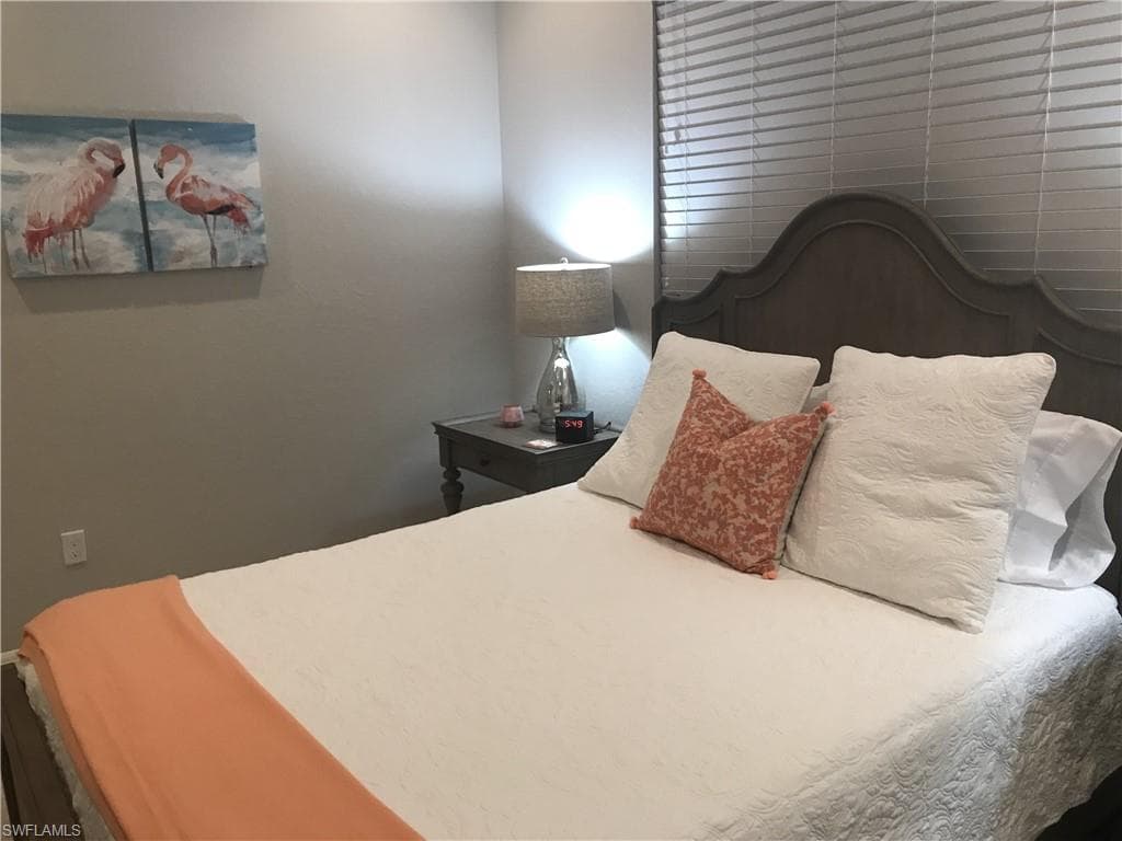 13379 Silktail DR, NAPLES FL 34109-15