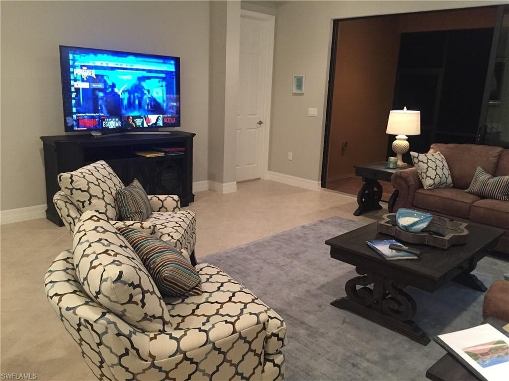 13379 Silktail DR, NAPLES FL 34109-3