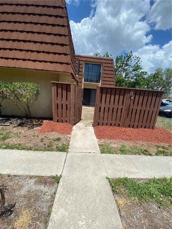 5239 Cedarbend DR # 1, FORT MYERS FL 33919-1