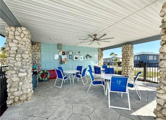 276 Bass LN, NAPLES FL 34114-23