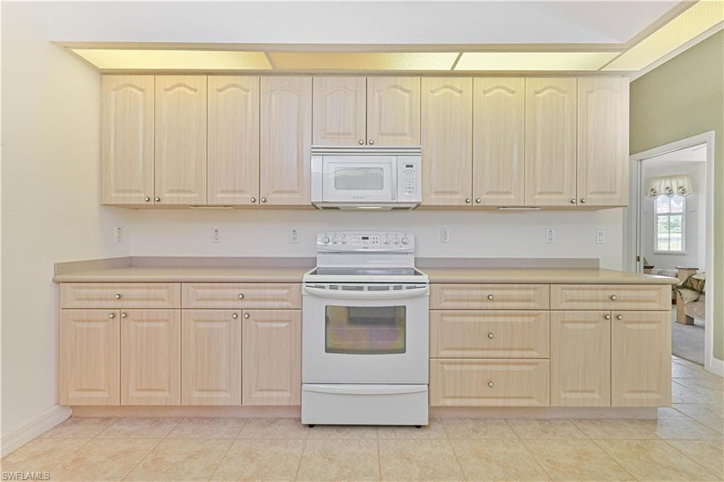 4255 Perth CT, NORTH FORT MYERS FL 33903-11