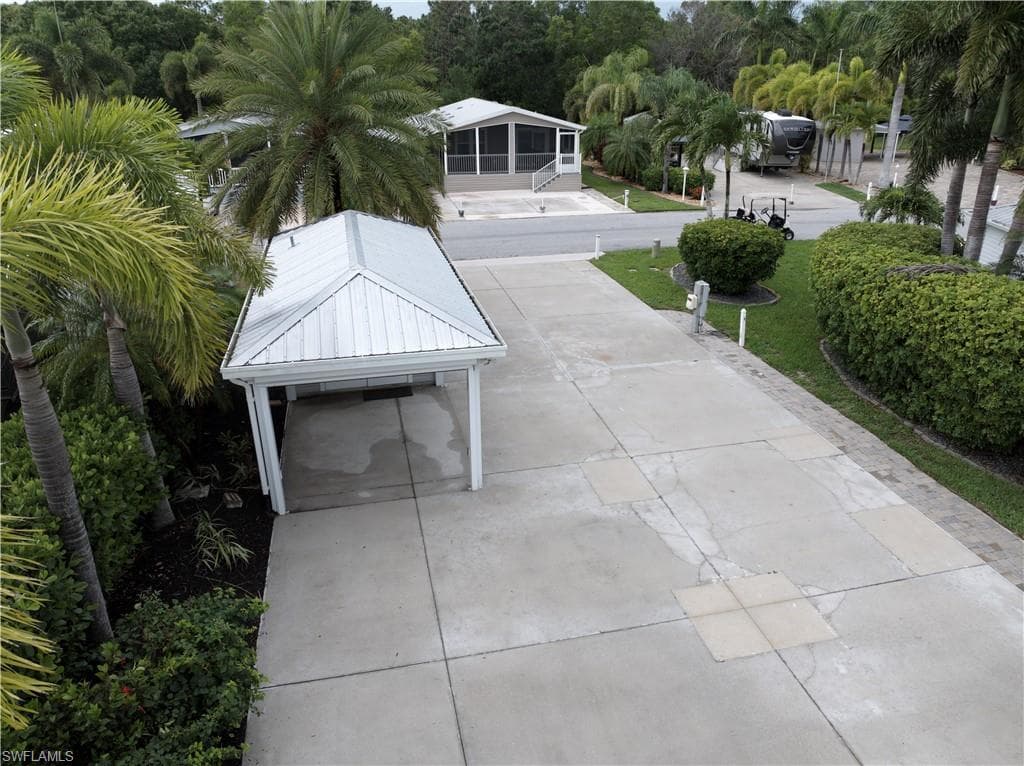 5701 Cypress Woods Resort DR, FORT MYERS FL 33905-8
