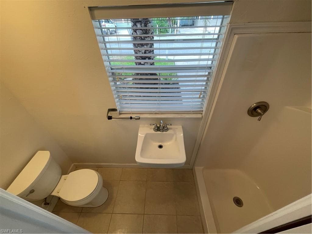 5701 Cypress Woods Resort DR, FORT MYERS FL 33905-17