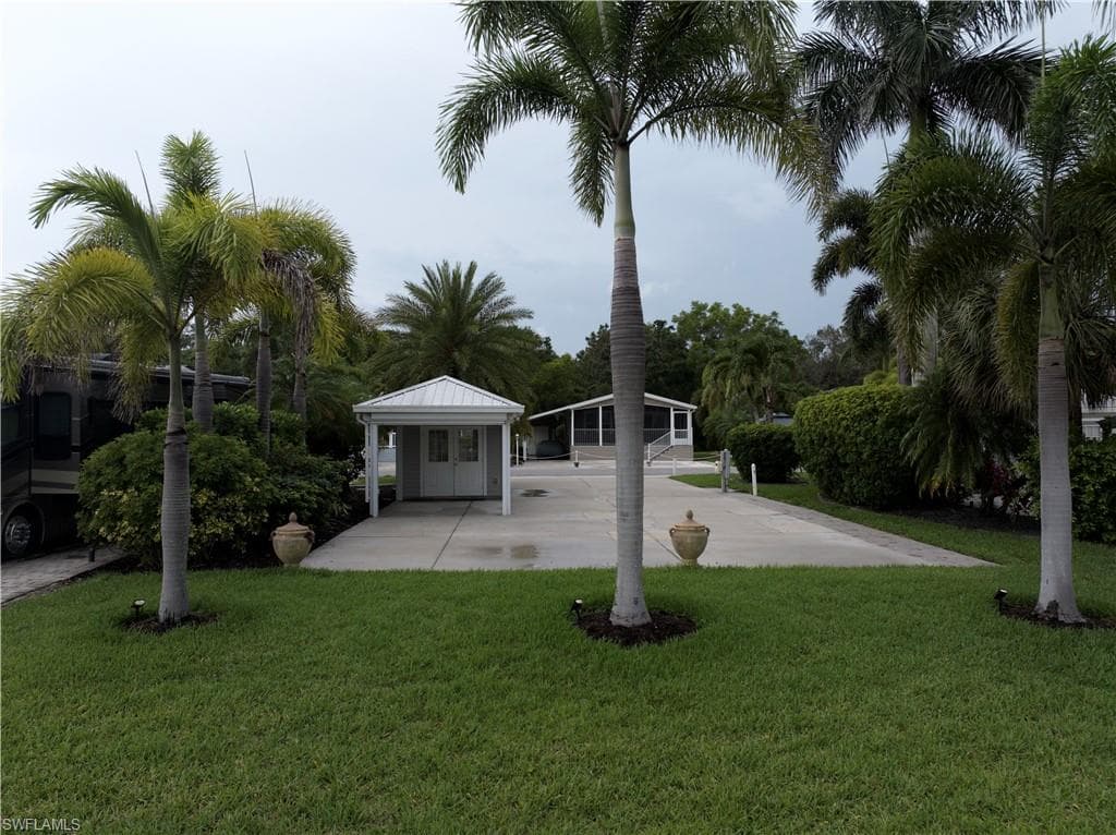 5701 Cypress Woods Resort DR, FORT MYERS FL 33905-7