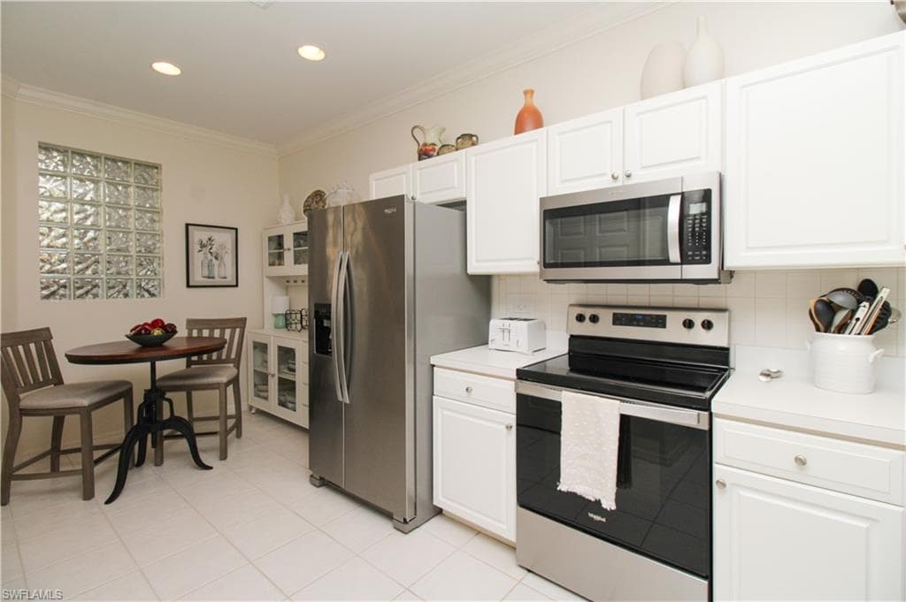 8217 Parkstone PL # 102, NAPLES FL 34120-17