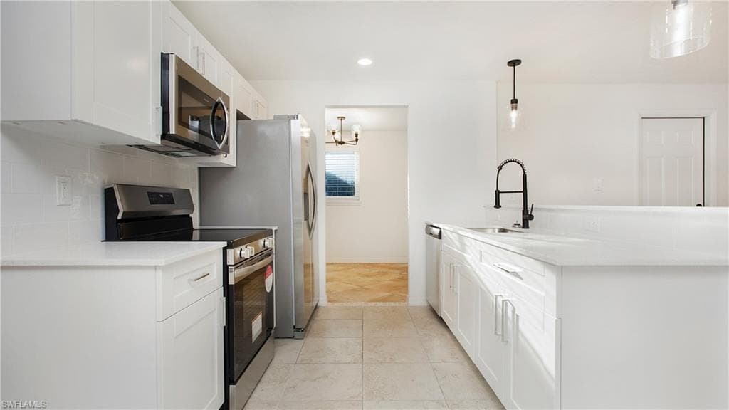 3148 APACHE ST, FORT MYERS FL 33916-24