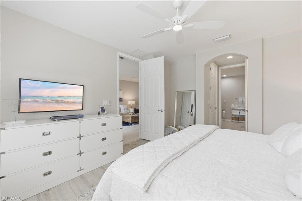 14827 Edgewater CIR, NAPLES FL 34114-21