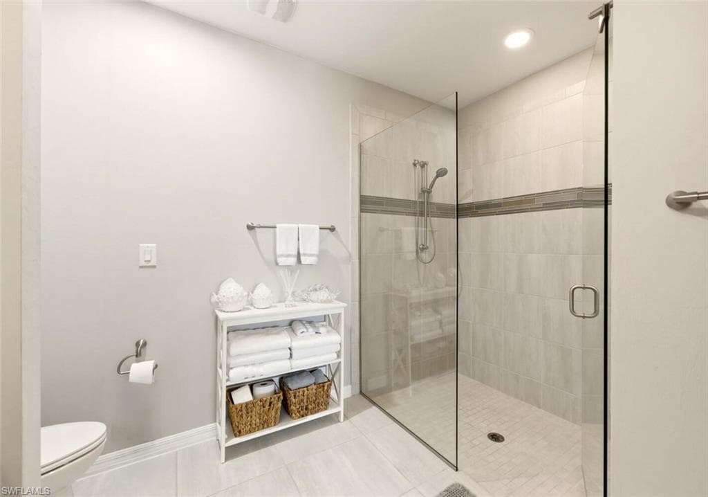 14827 Edgewater CIR, NAPLES FL 34114-23