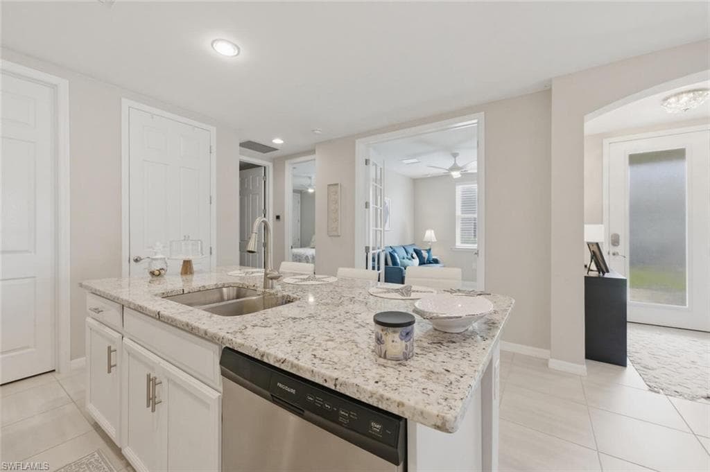 14827 Edgewater CIR, NAPLES FL 34114-18