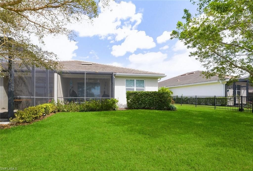 14827 Edgewater CIR, NAPLES FL 34114-30