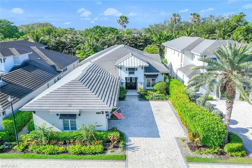 6818 Mangrove AVE-41
