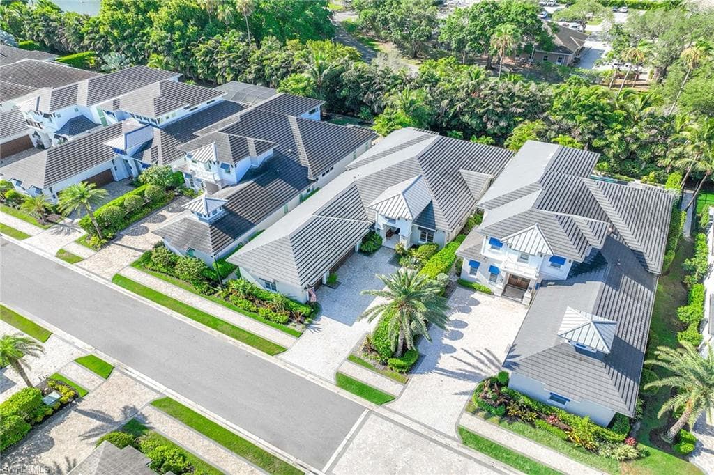 6818 Mangrove AVE-42