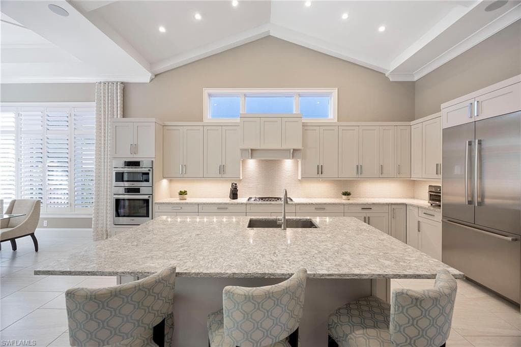 6818 Mangrove AVE-11