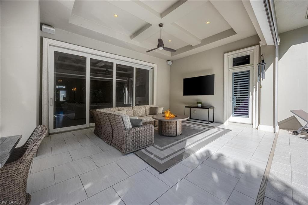 6818 Mangrove AVE-37