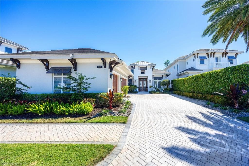 6818 Mangrove AVE-48