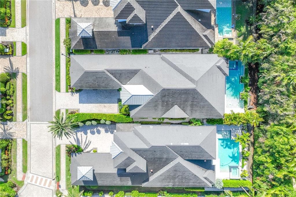 6818 Mangrove AVE-43