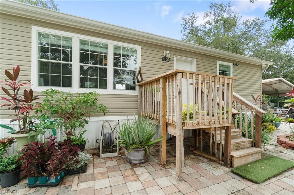 11068 New Moon CT, BONITA SPRINGS FL 34135-1