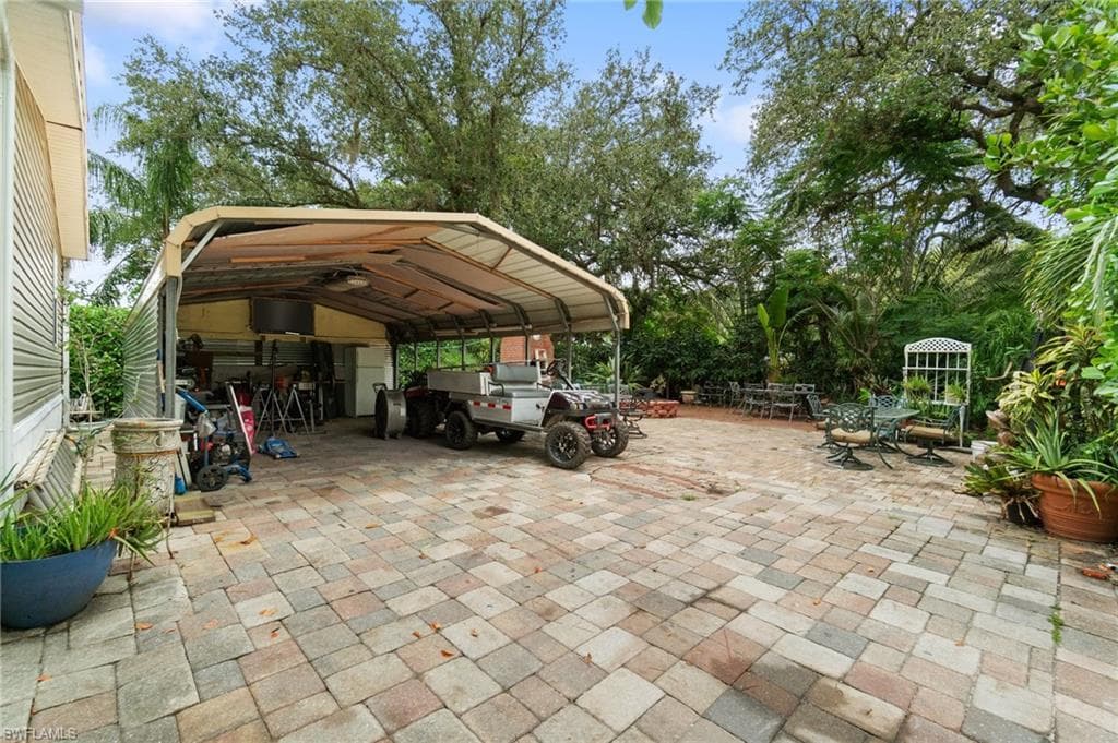 11068 New Moon CT, BONITA SPRINGS FL 34135-16