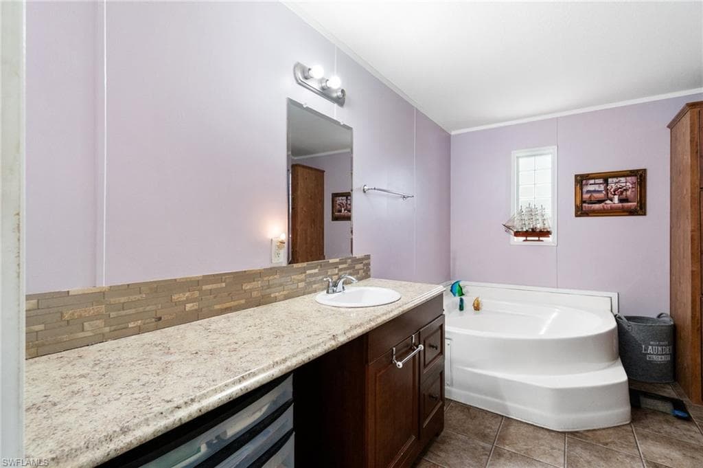 11068 New Moon CT, BONITA SPRINGS FL 34135-8