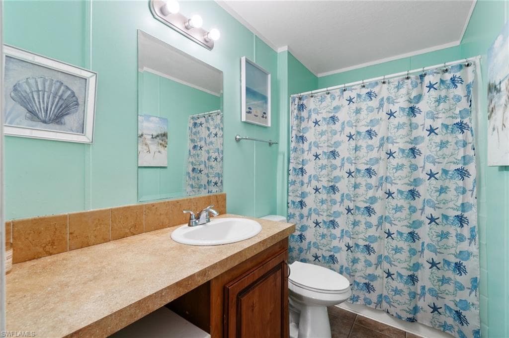 11068 New Moon CT, BONITA SPRINGS FL 34135-13