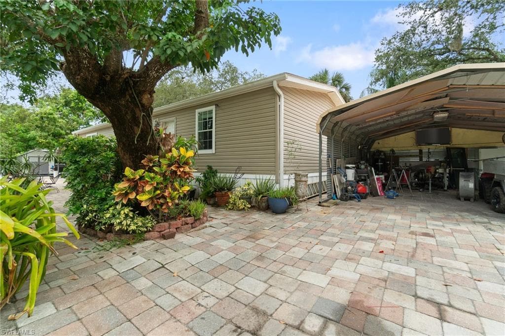 11068 New Moon CT, BONITA SPRINGS FL 34135-18