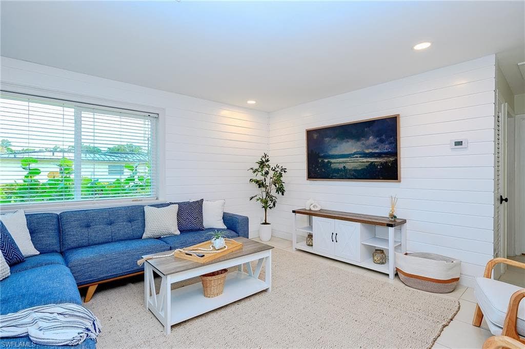 757 101 AVE N, NAPLES FL 34108-5