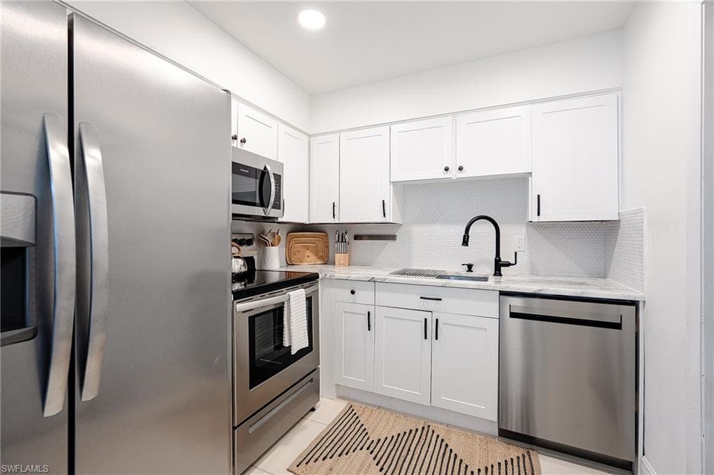 757 101 AVE N, NAPLES FL 34108-9