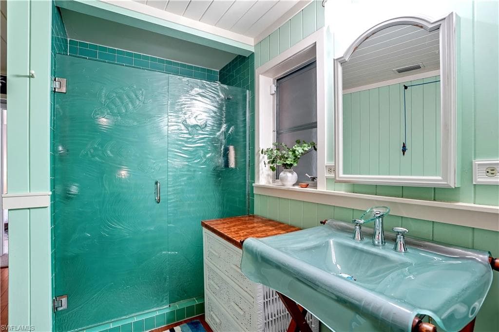 3332 19th AVE-26