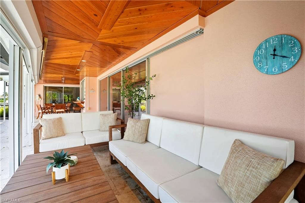 3332 19th AVE-37