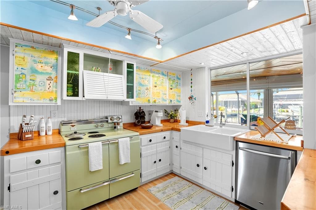 3332 19th AVE-17