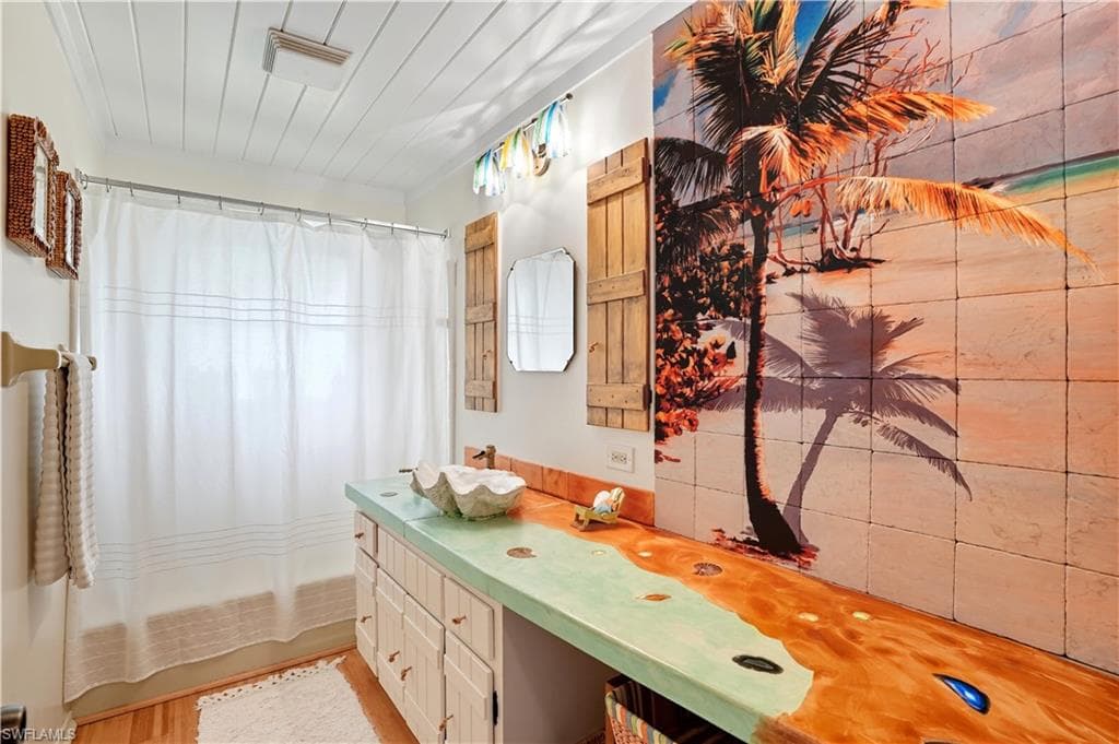3332 19th AVE-30
