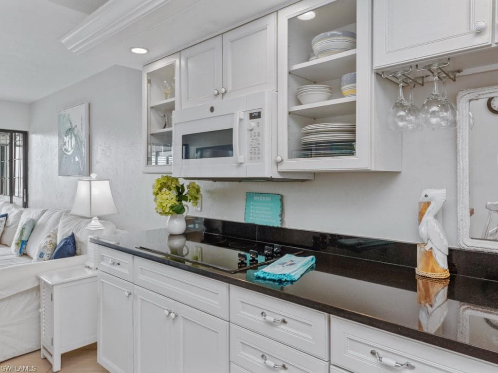 1019 Anglers CV # F302, MARCO ISLAND FL 34145-3