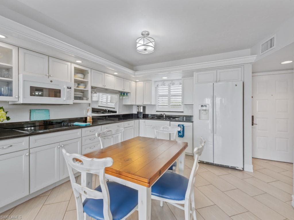 1019 Anglers CV # F302, MARCO ISLAND FL 34145-7