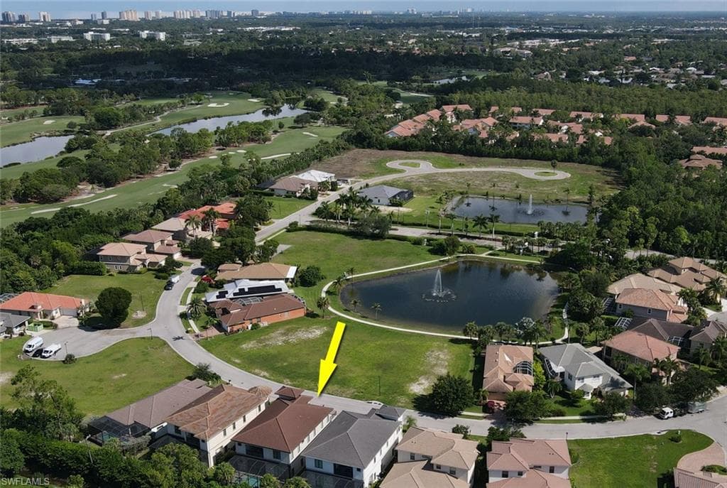 2875 Coco Lakes DR, NAPLES FL 34105-25