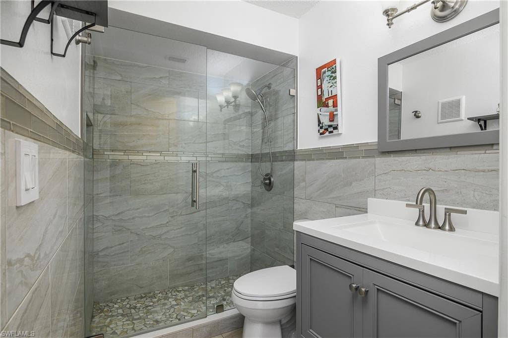 2214 Arbour Walk CIR # 2022, NAPLES FL 34109-9