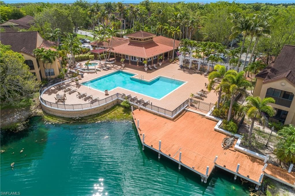 2214 Arbour Walk CIR # 2022, NAPLES FL 34109-17