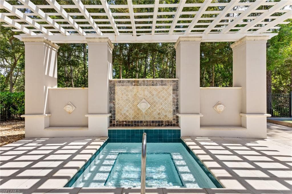 8531 Violeta ST # 203, ESTERO FL 34135-25