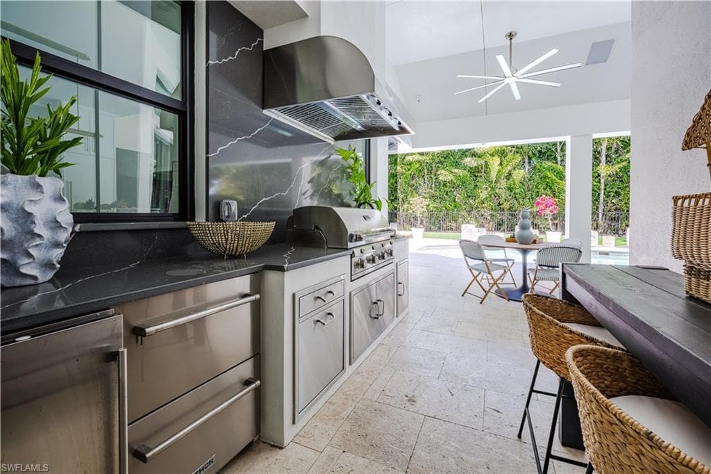 681 Katemore LN, NAPLES FL 34108-42