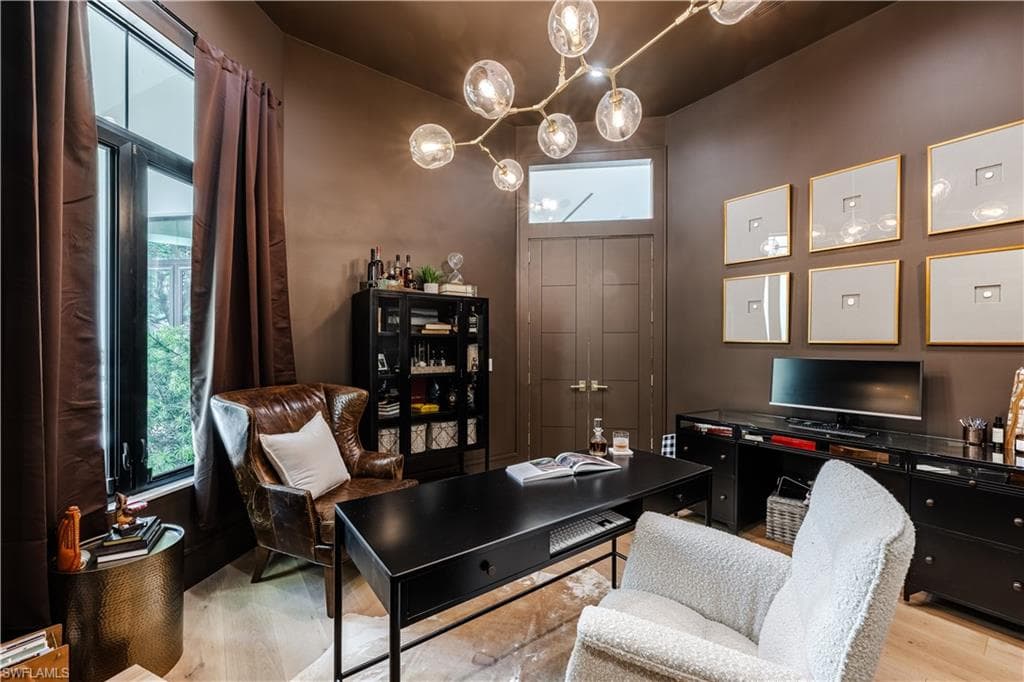 681 Katemore LN, NAPLES FL 34108-25